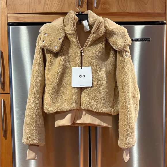Alo Foxy Camel Sherpa Jacket NWT - Picture 7 of 12